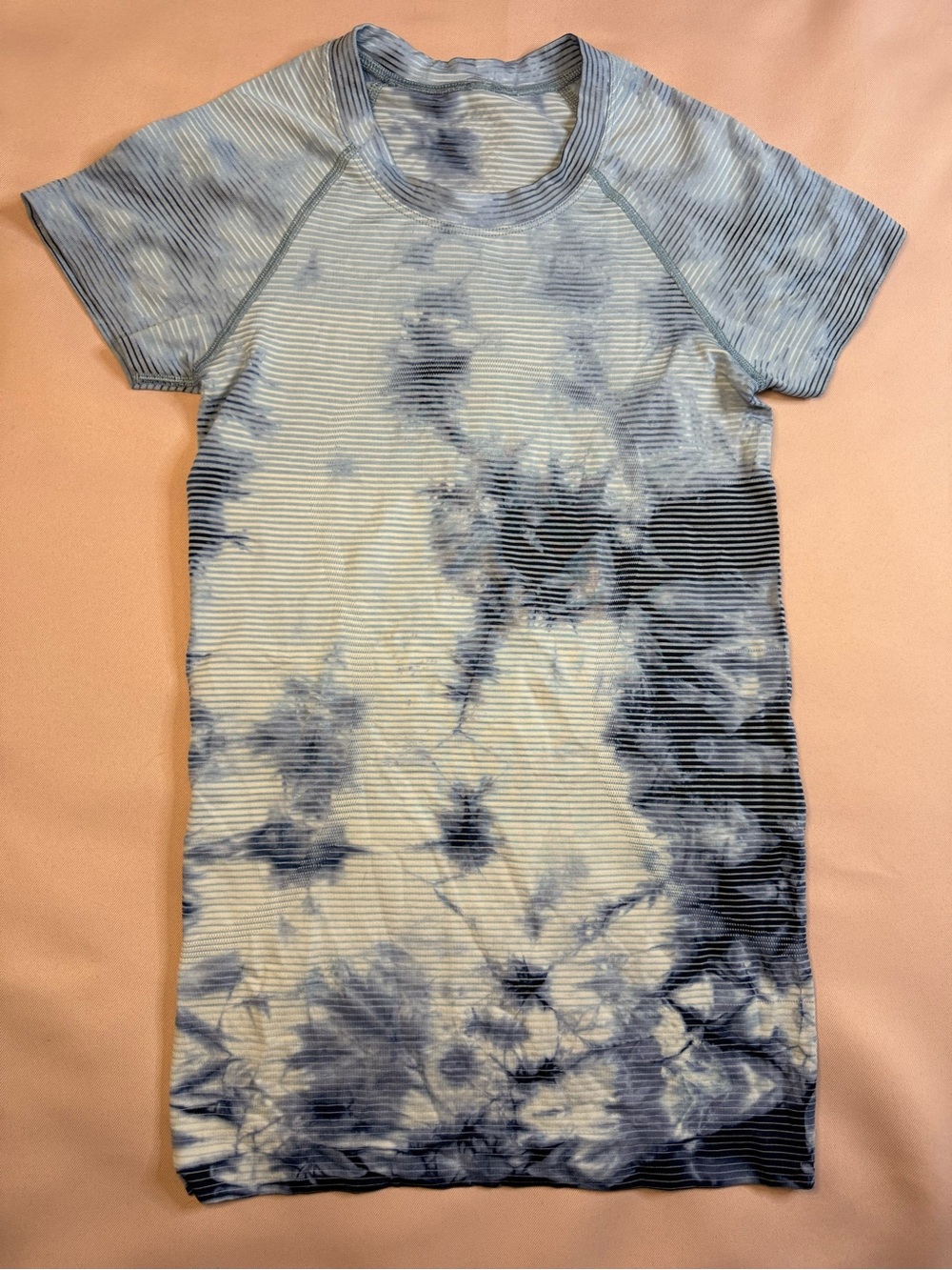 Lululemon - Blue Tie Dye Swiftly Tech Short Sleeve Shirt - Size 2